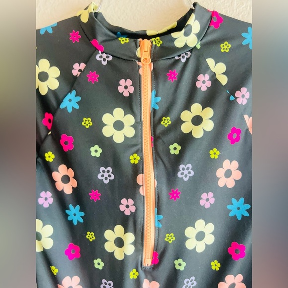 BEACH RIOT GIRLS' CHARLIE RASHGUARD size 11/12 NNT - Picture 7 of 9